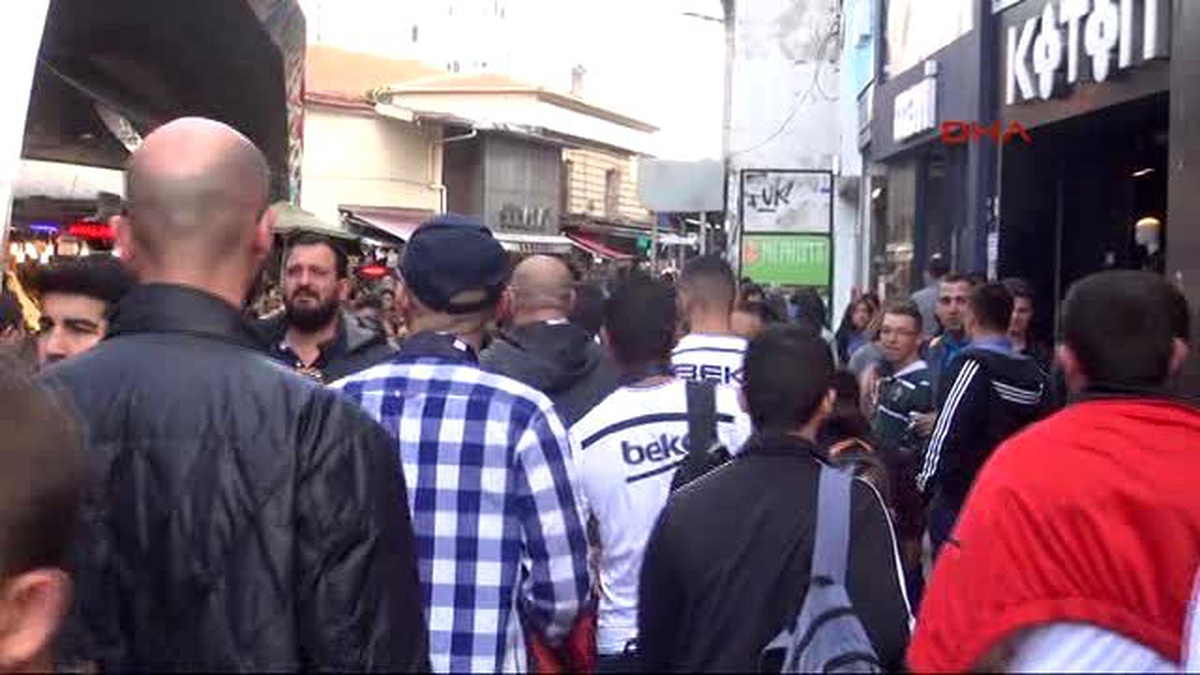 Beşiktaşlı Taraftarlar Derbiyi Bekliyor