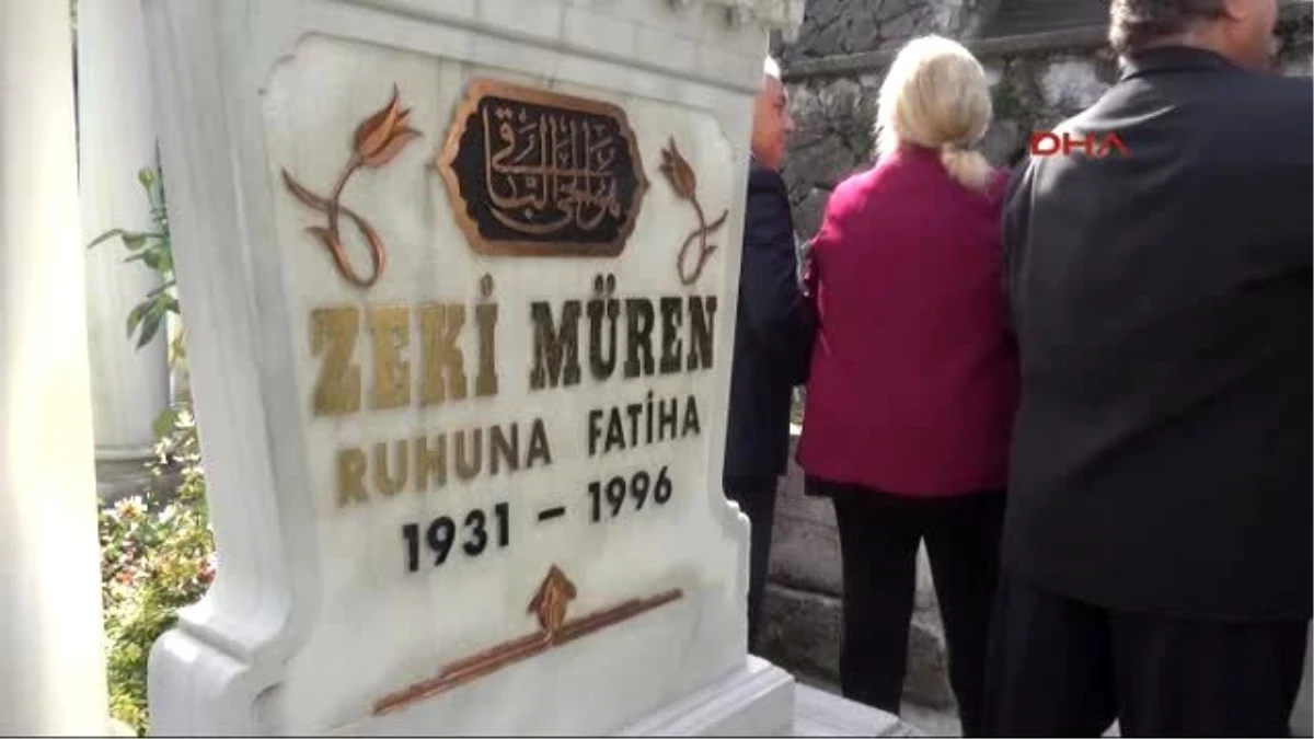 Bursa Zeki Müren, Ölümünün 20\'nci Yılında Kabri Başında Anıldı