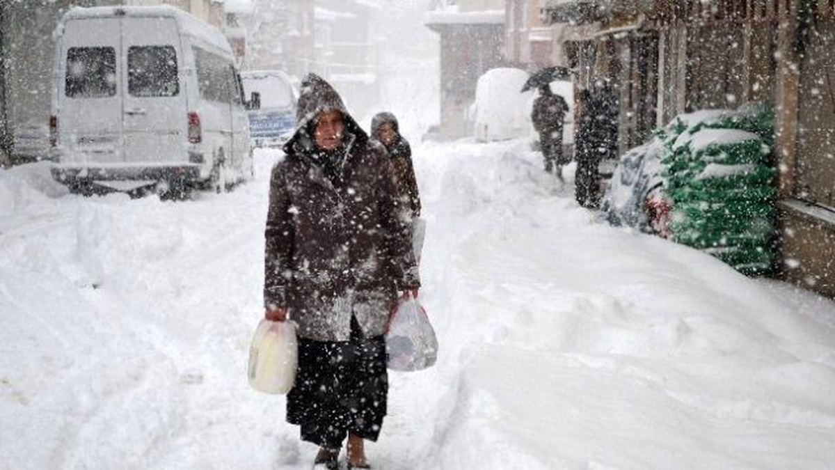 2 Bin Rakımlı Yayla Beyaza Büründü