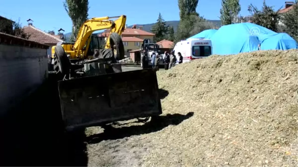 Devrilen Traktörün Altında Kalan Kişi Öldü