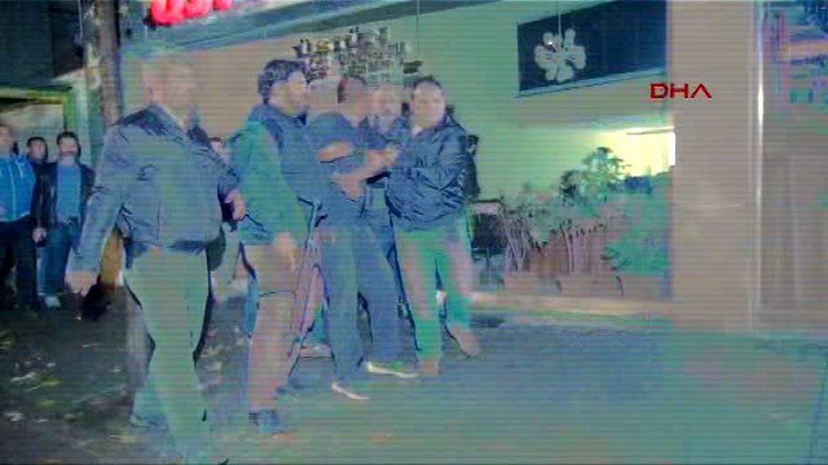 Eskişehir 2 Kişiyi Yaralayıp Evde Annesini Rehin Aldı