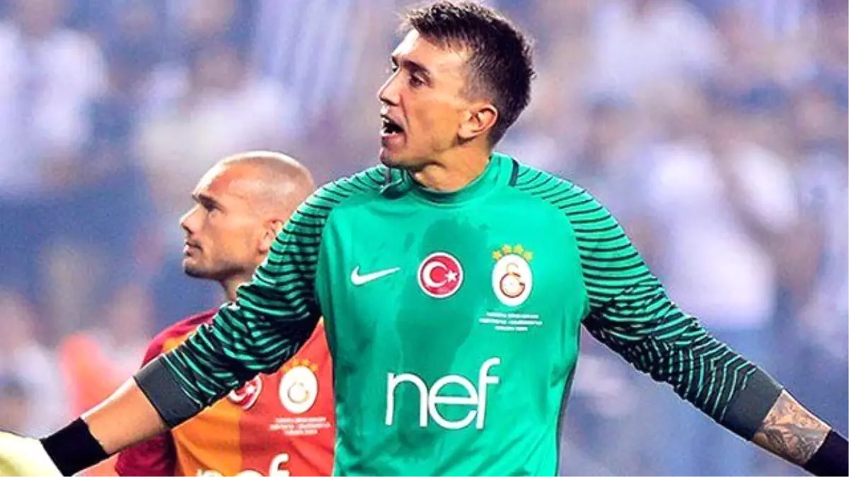 Fernando Muslera, Kaleci Antrenörü Hoek\'le Çalışmayı Reddetti