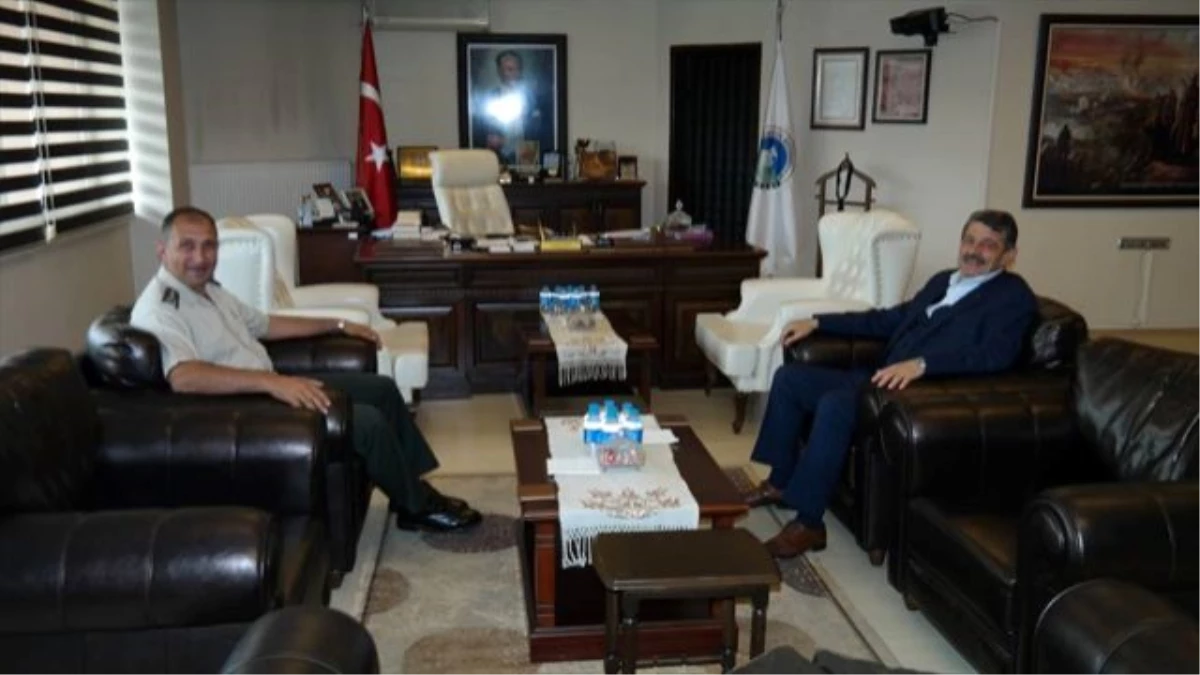 İl Jandarma Komutanı Aslan\'dan Belediye Başkanı Akın\'a Ziyaret