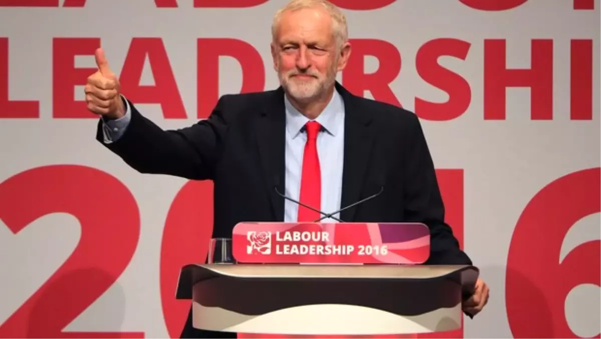 İngiltere\'de İşçi Partisi Lideri Corbyn Koltuğunu Korudu