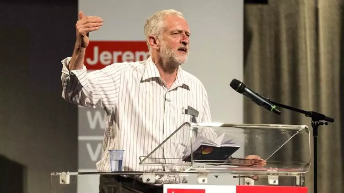 İngiltere\'de İşçi Partisi Lideri Corbyn Koltuğunu Korudu