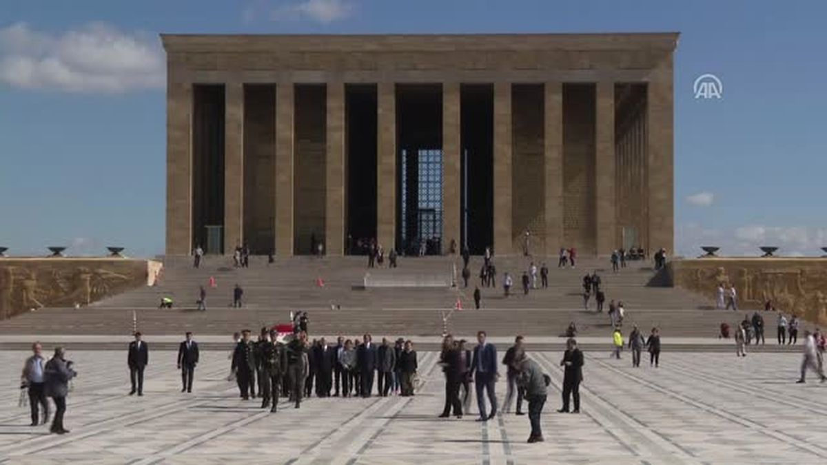 İsmet İnönü Mezarı Başında Anıldı