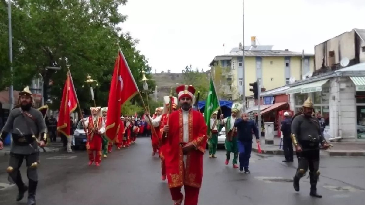 Karpat\'ın Kortej Yürüşüne İlgi Olmadı