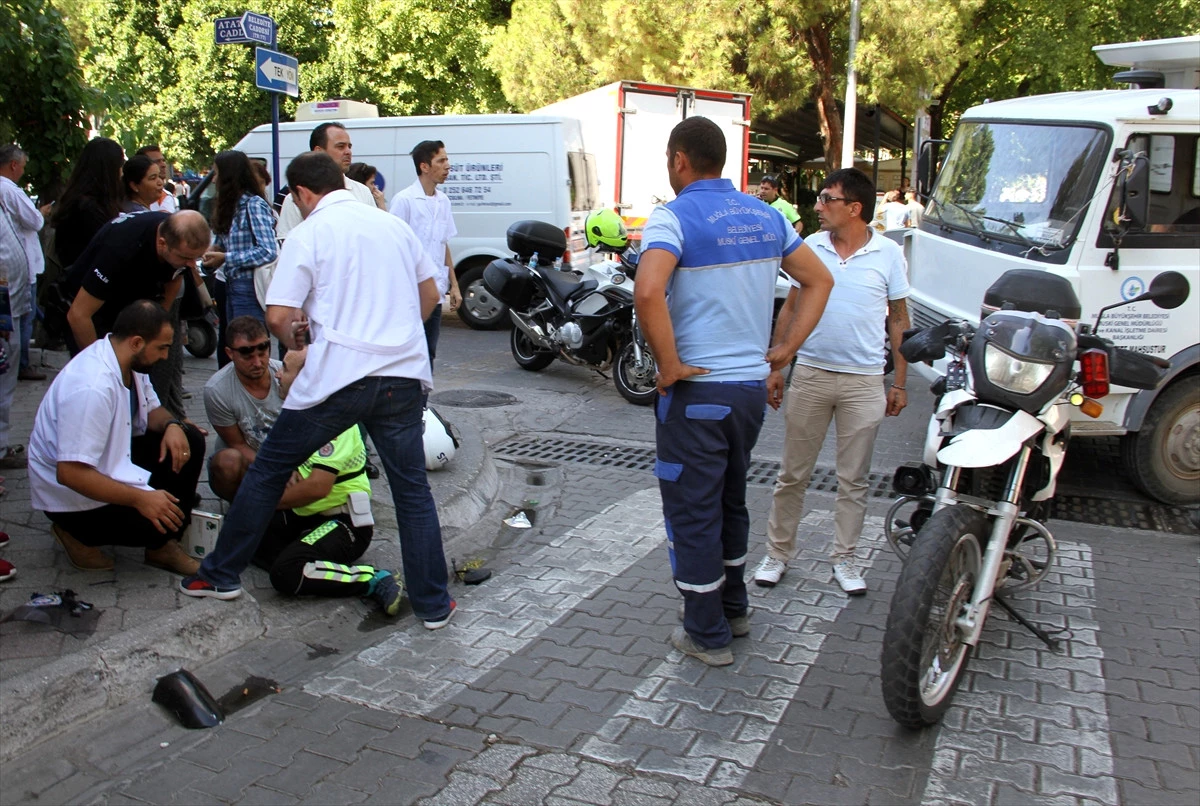 Muğla\'da Trafik Kazası: 1 Polis Yaralı