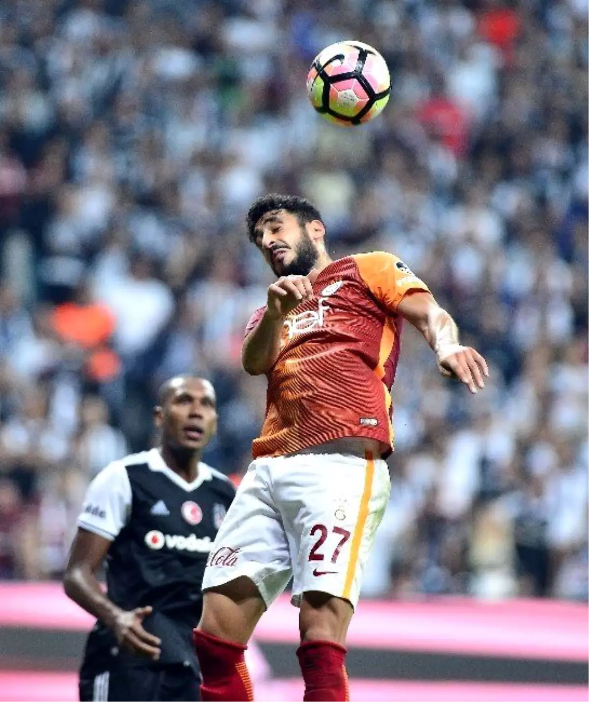 Spor Toto Süper Lig\'de Beşiktaş ile Galatasaray 2-2 Berabere Kaldı