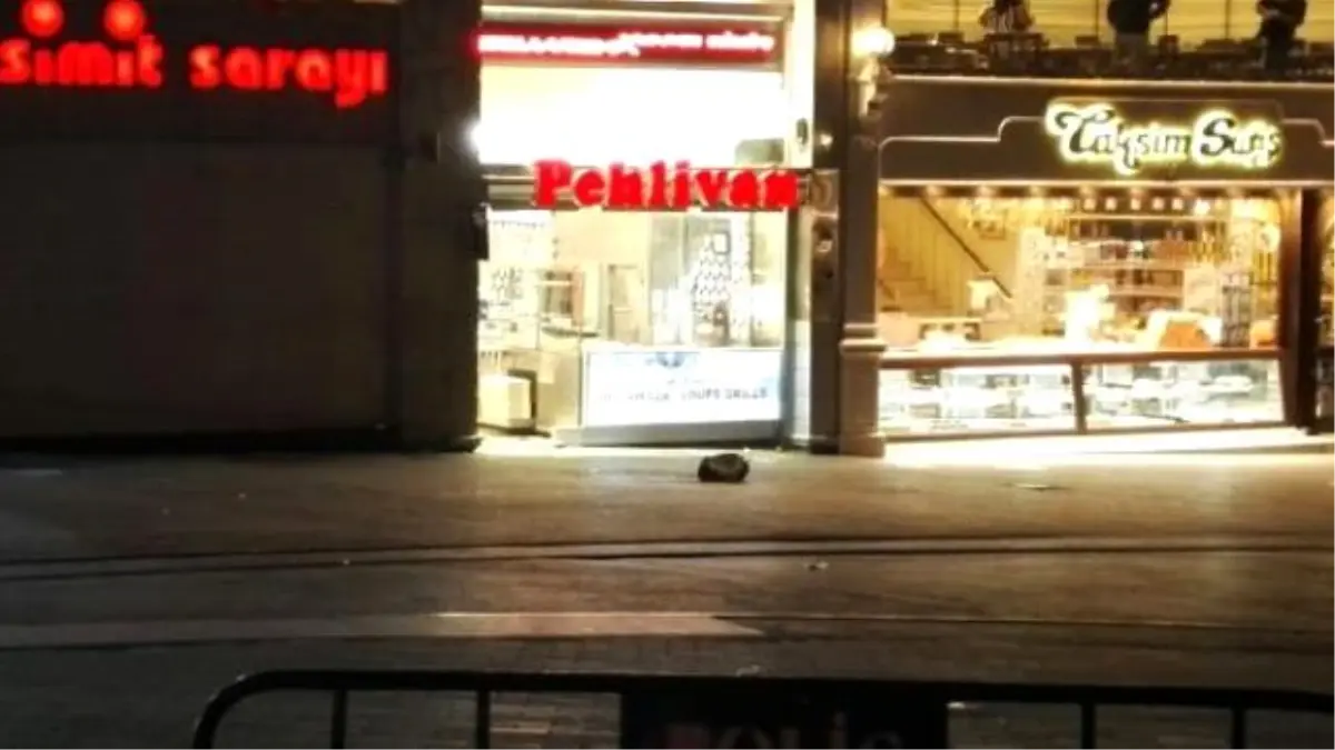 Taksim\'de Şüpheli Çanta Paniği