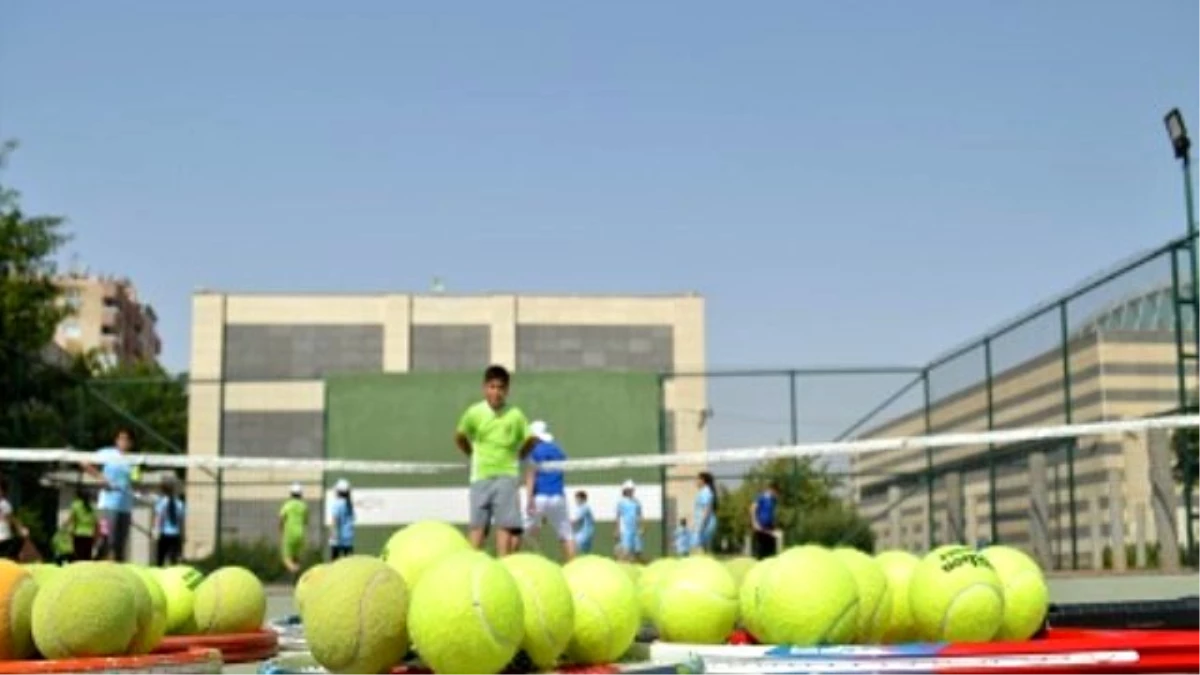 Tenis Cup Turnuvası 123 Sporcuyla Başladı