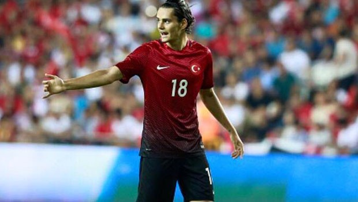 Türk Ibrahimovic\' İtalyanların Takibinde