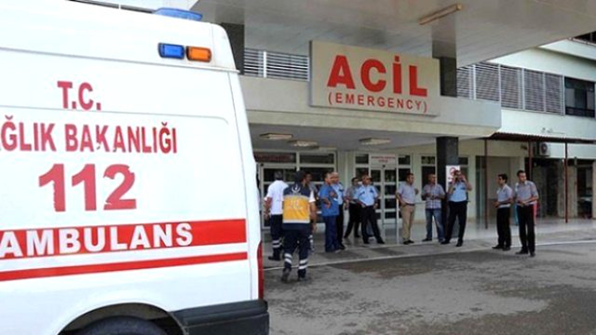 Ablasının Sokakta Bulduğu Hapı Yutan Bebek Hastanelik Oldu