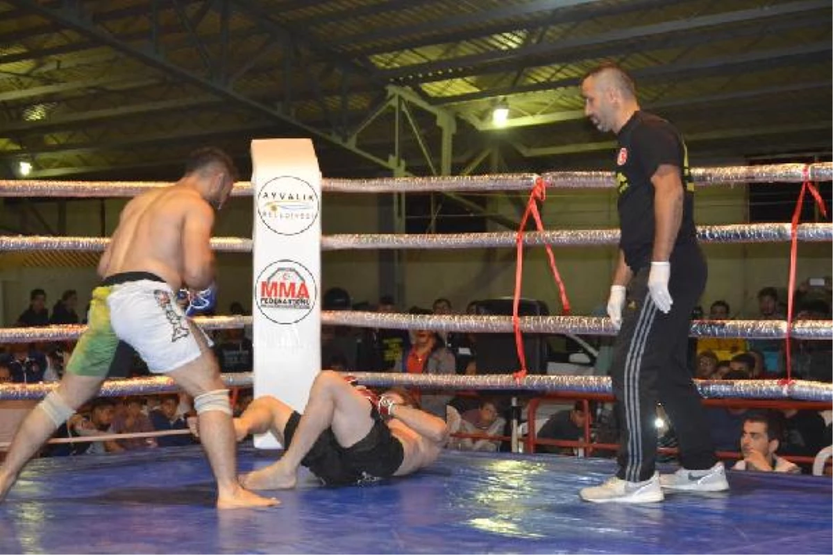 Ayvalık Mma Cup\'ta Madalyalar Dağıtıldı