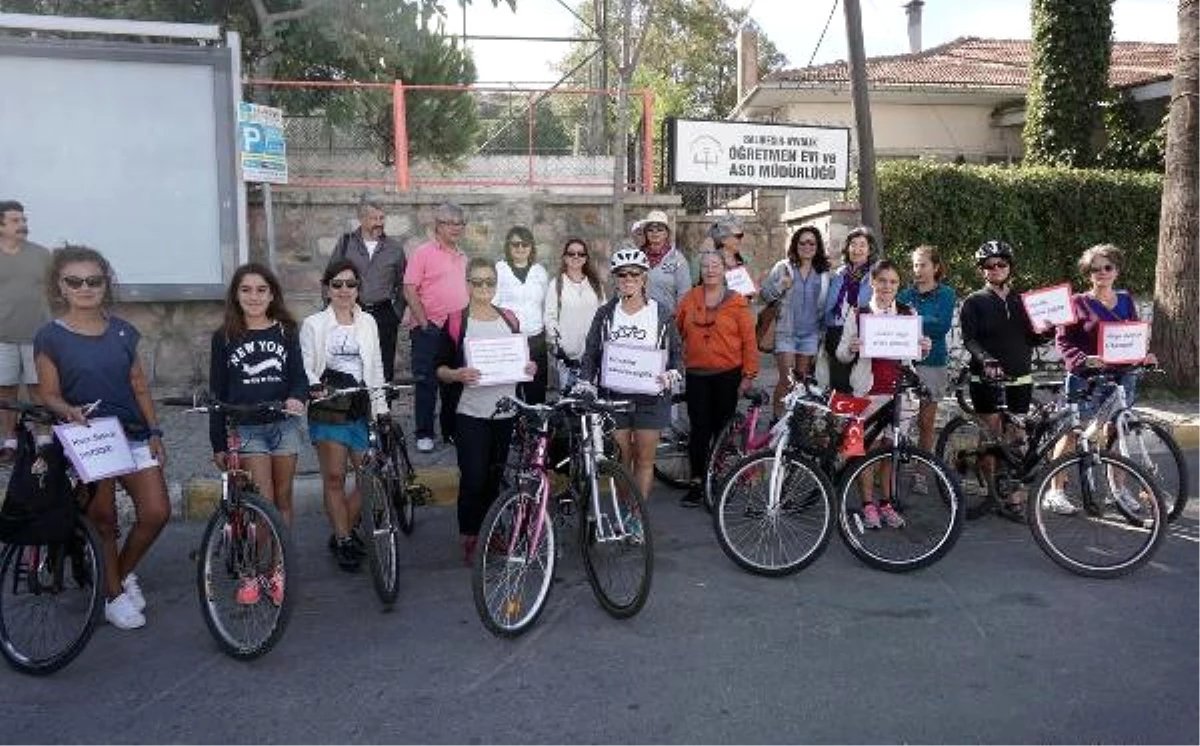 Ayvalık\'ta Şortlu Kadınlardan Bisiklet Turlu Tepki