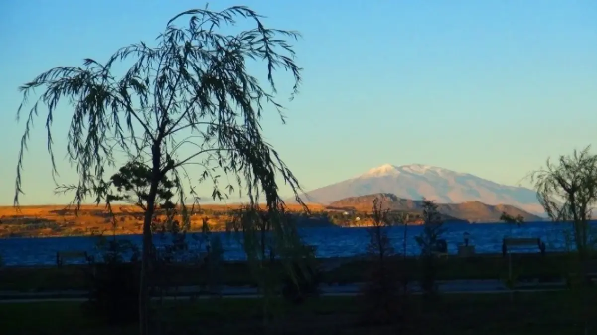 Bitlis\'te Yüksek Kesimlere Kar Yağdı