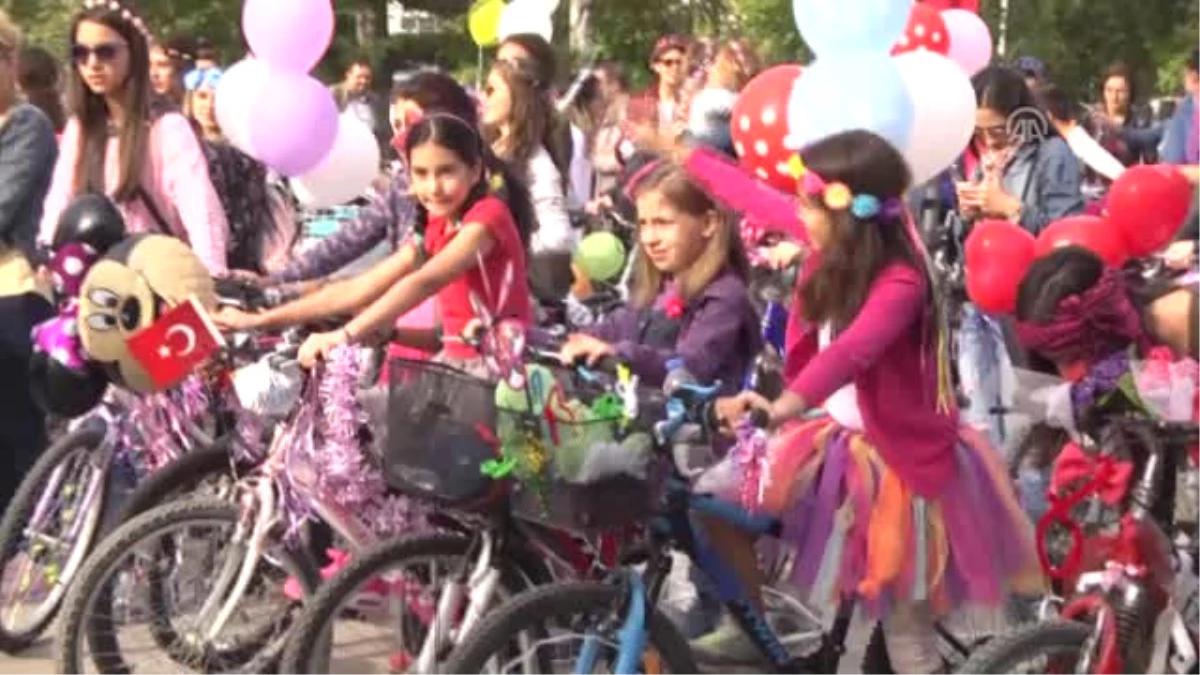 Çorum\'da "Süslü Kadınlar Bisiklet Turu"
