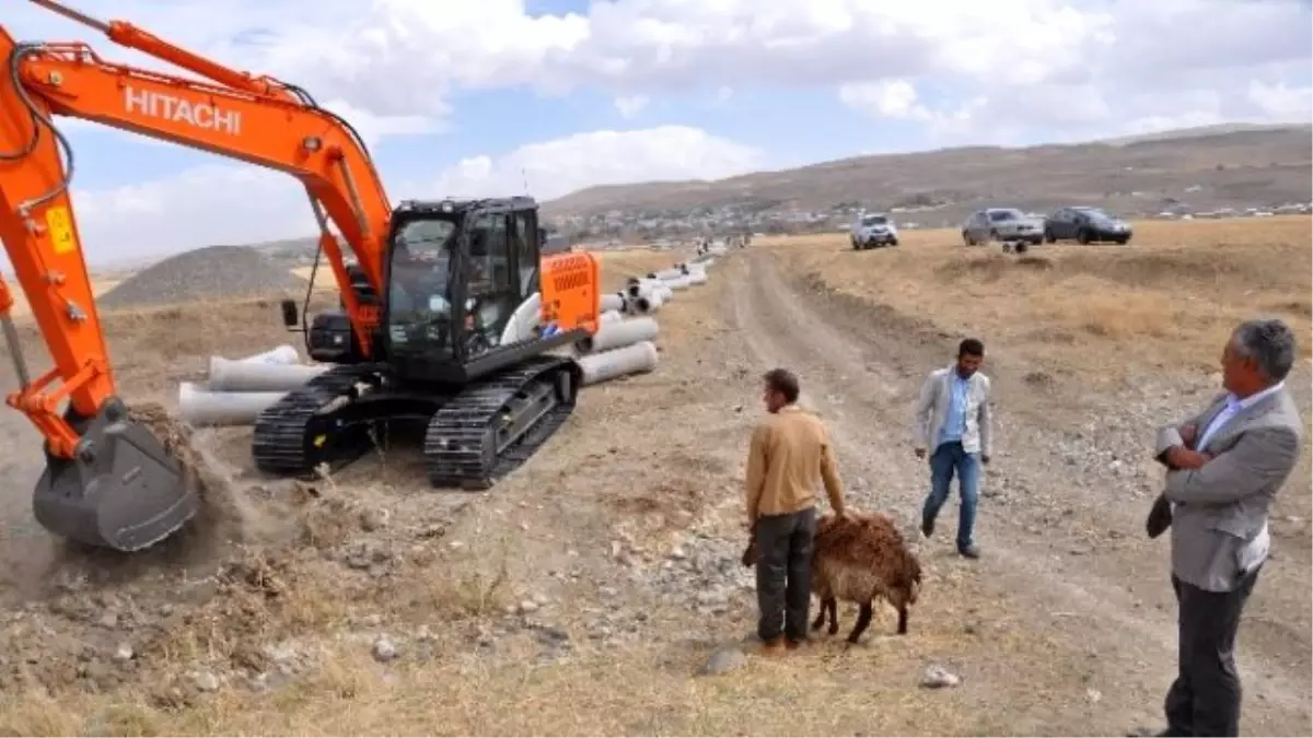 Elmakaya Beldesinde Kanalizasyon Çalışması