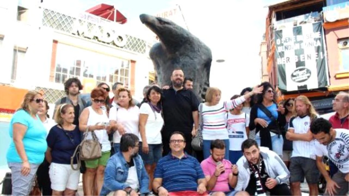 Kadınlardan Şortlu Protesto