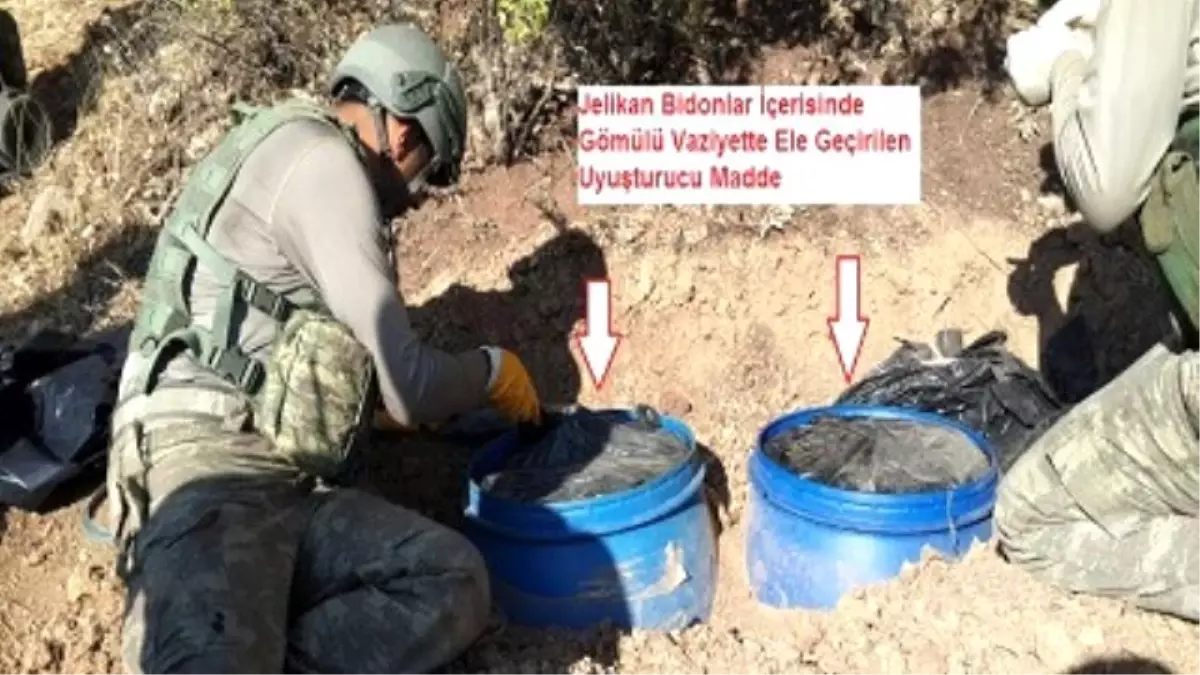 Lice\'de 5 Ton Esrar, 786 Bin Kök Kenevir İmha Edildi