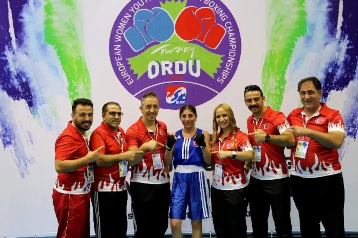 Ordu\'da 2 Türk Boksör Daha Finale Yükseldi