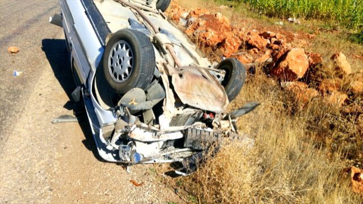 Otomobil Takla Attı: 2 Yaralı