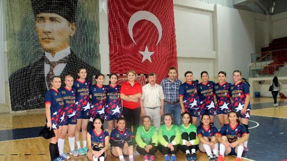 Yalova Gençlik Hizmetleri Spor Kulübü Final Biletini Kaptı