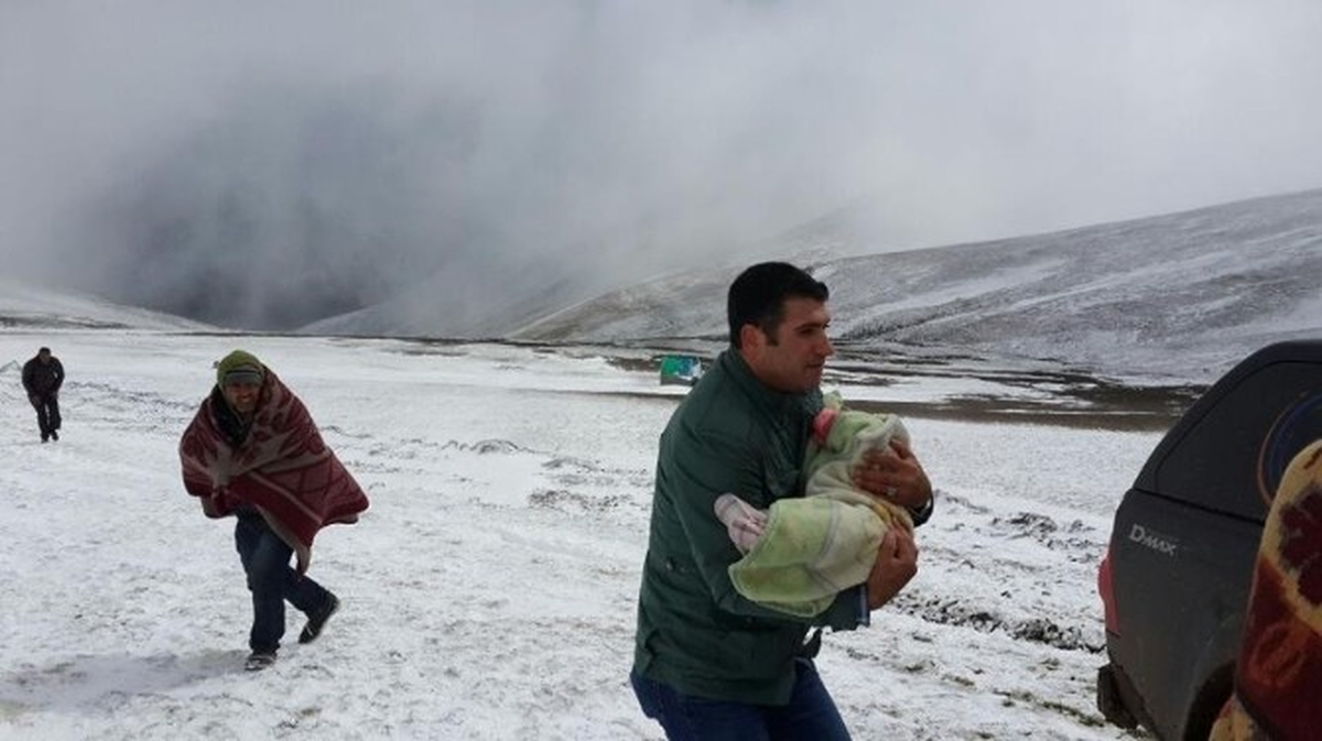 Yayla\'da Mahsur Kalan Köylüleri, İl Özel İdaresi Ekipleri Kurtardı