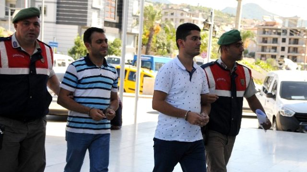 Alanya\'da Tatil Yaparken Yakalanan İki Fetö Şüphelisi Adliyede