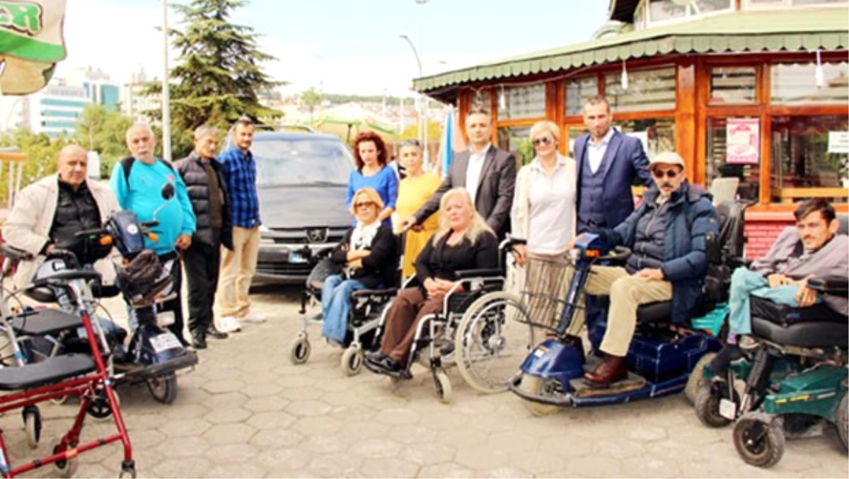 Bağış İçin Almanya\'dan Giden Engelli Arabasına Yasal Engel