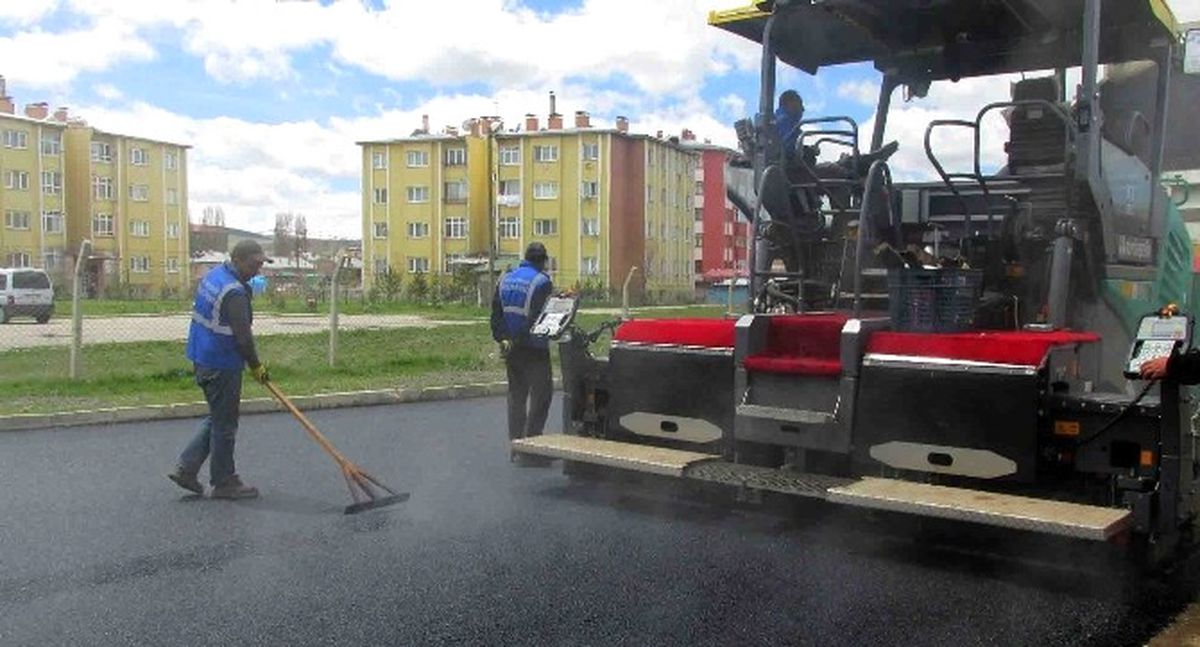 Büyükşehir\'den Üç Merkez İlçeye 2 Ayda 36 Bin Ton Asfalt