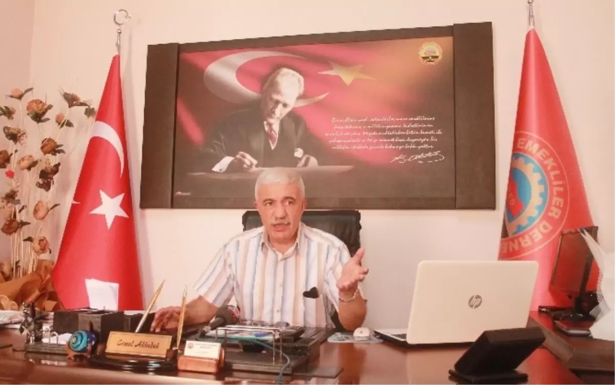 Emekliler Bankalardan Komisyon Almak İçin Başbakan\'dan Yardım Bekliyor