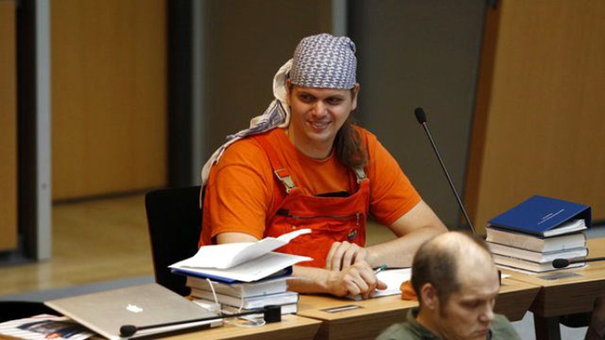 Korsan Milletvekili Cinayet Günü İnternetten Erkek Aramış