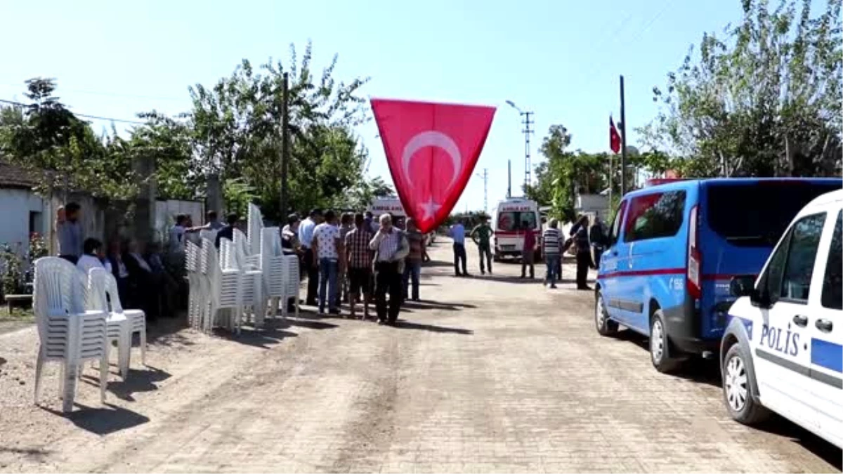 Mardin\'de Şehit Olan Uzman Jandarma Sedat Yıldız\'ın Baba Evi