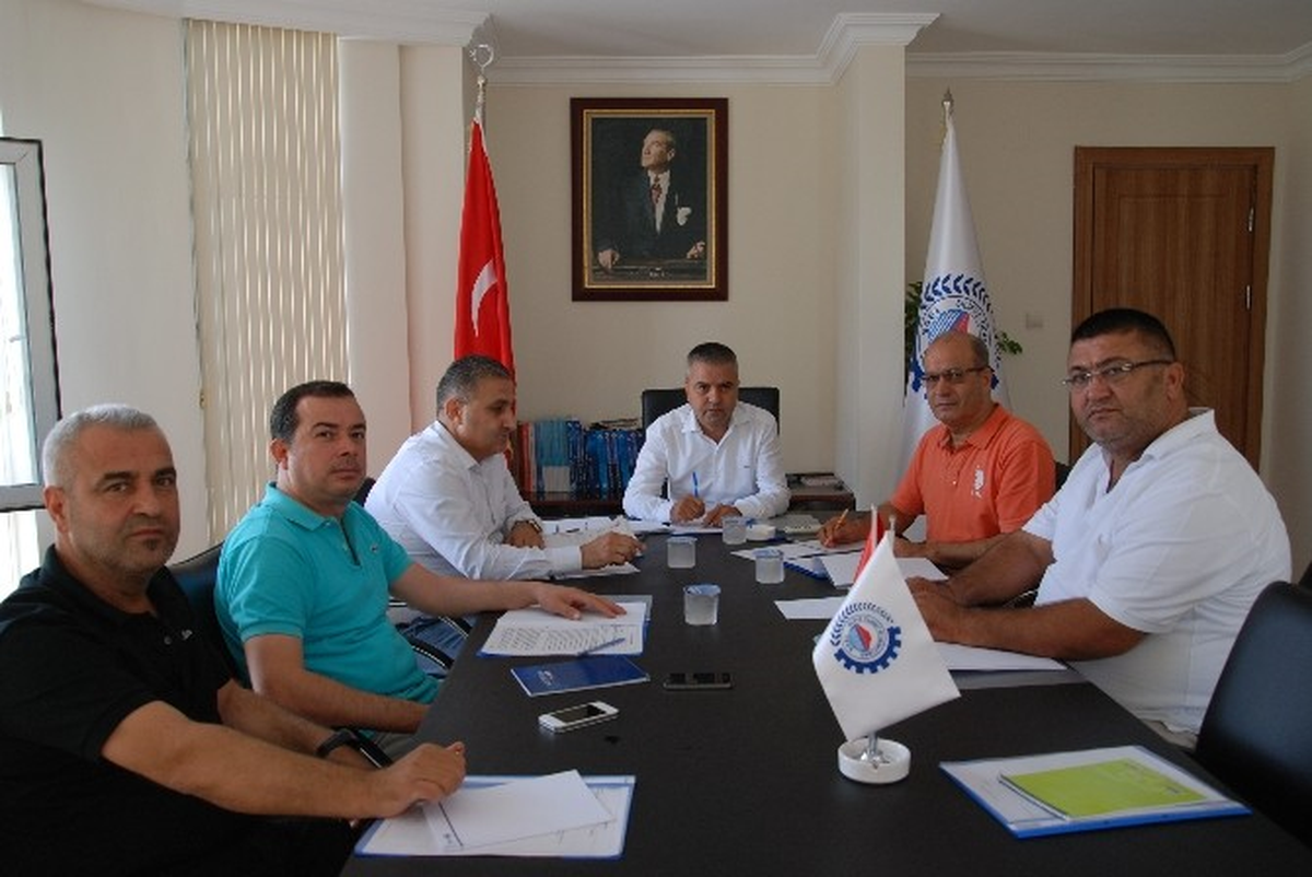 Silifke\'de Bin Öğrenciye Kırtasiye Yardımı
