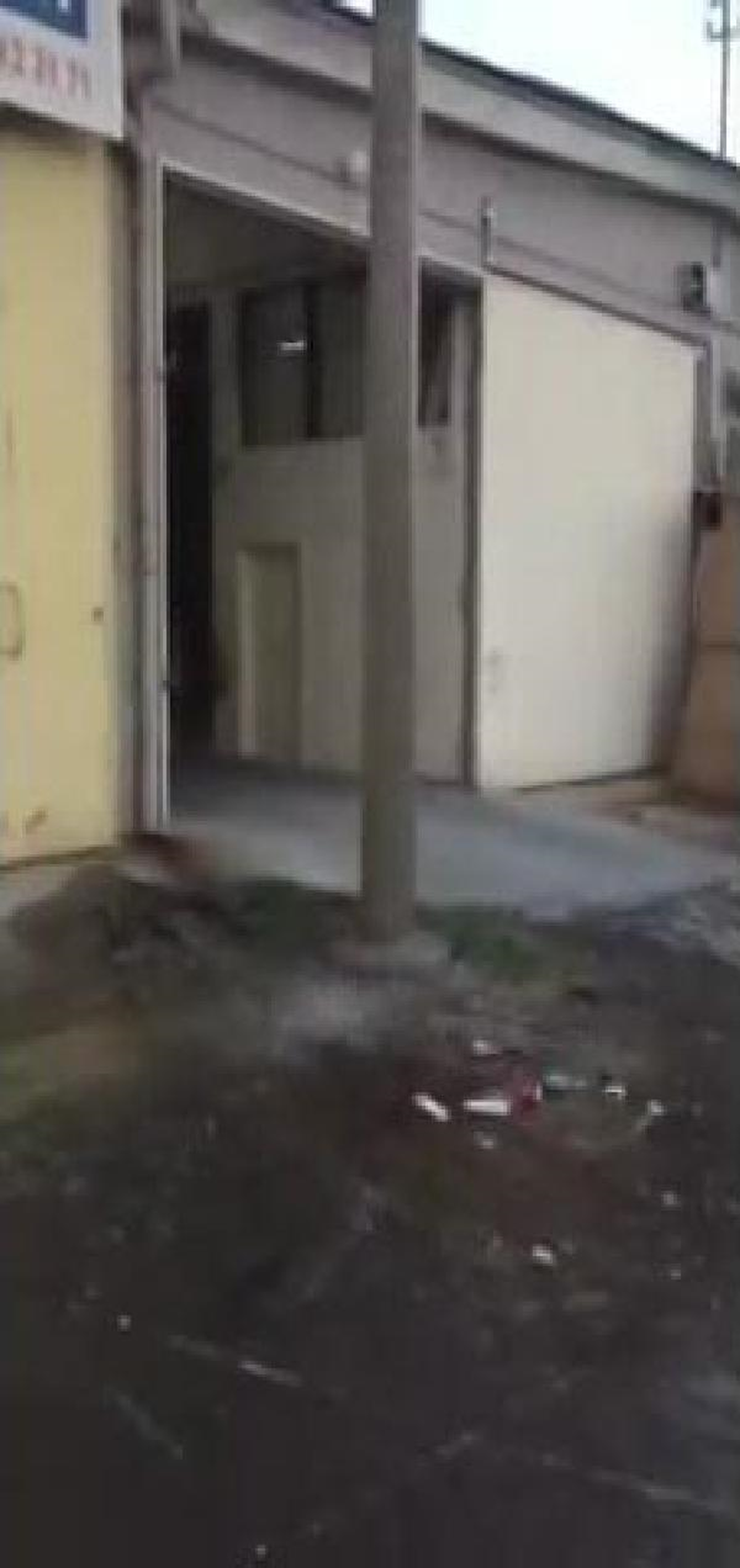 Söke\'de Beton Aydınlatma Direğinden Su Aktı
