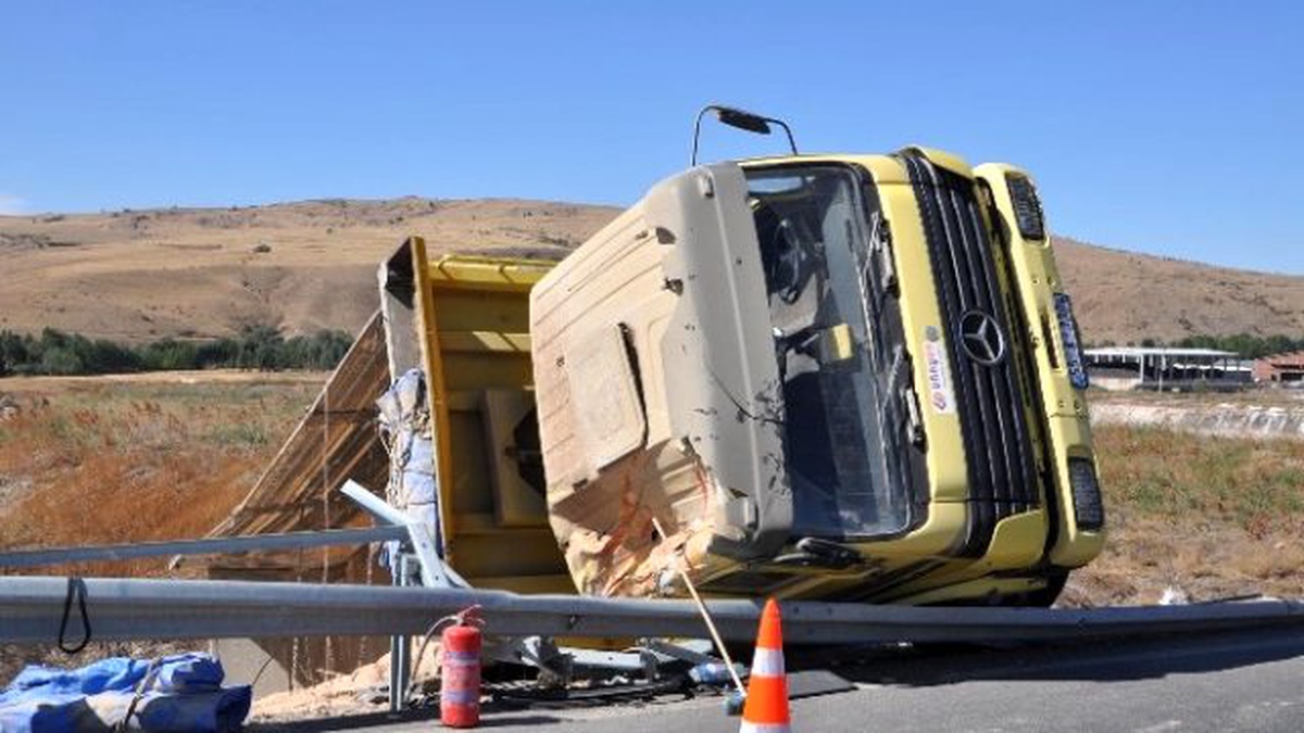 Sorgun\'da İki Ayrı Trafik Kazasında 4 Kişi Yaralandı