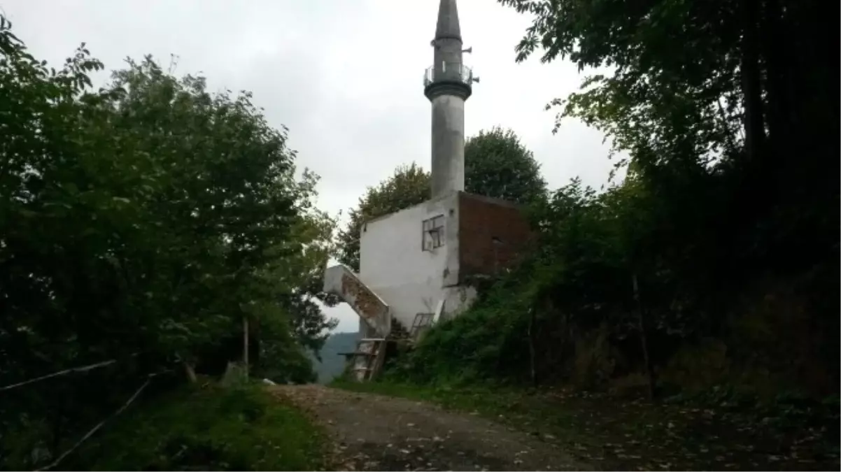 Tarihi Taş Camii\'nin Restorasyonu Sürüyor