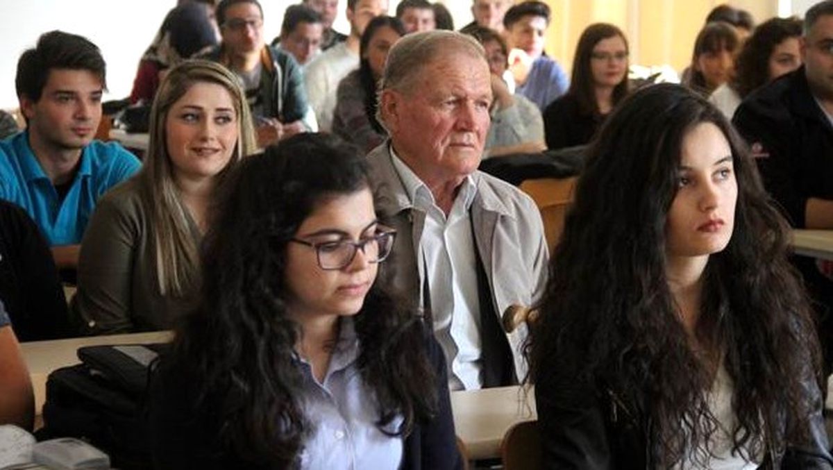 Trakya Üniversitesi\'nin \'İhtiyar Delikanlısı\' Ders Başı Yaptı