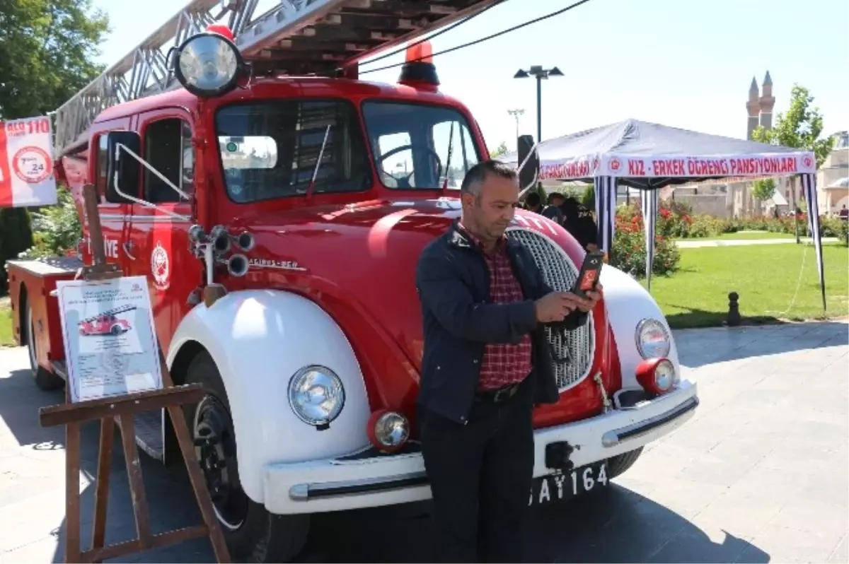 1936 ve 1960 Model İtfaiye Araçlarına Yoğun İlgi