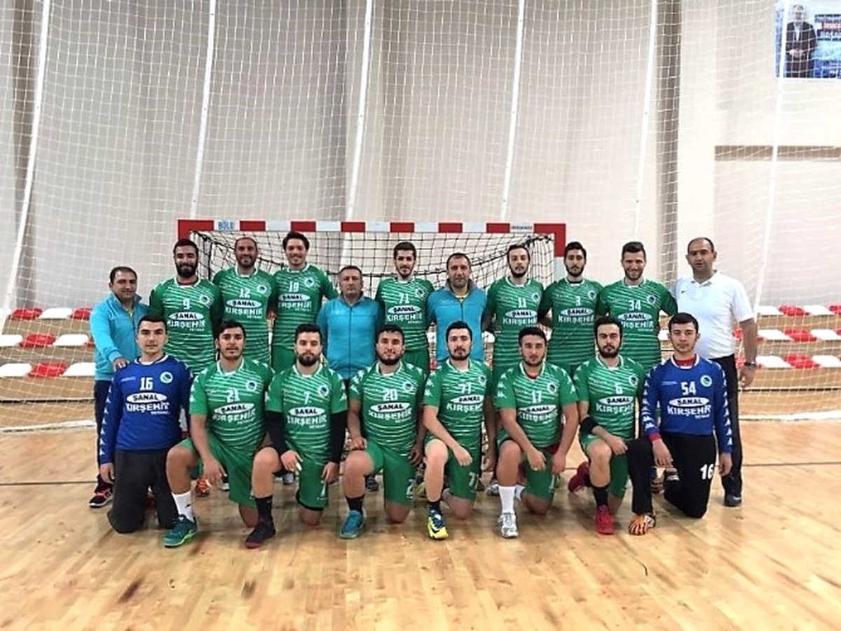 Aeü Hentbol Takımı İkinci Lig Yolunda