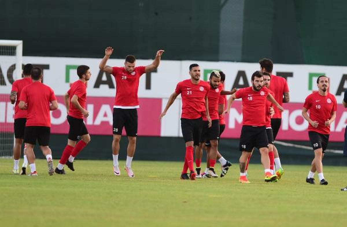 Antalyaspor\'da Galatasaray Mesaisi Sürüyor