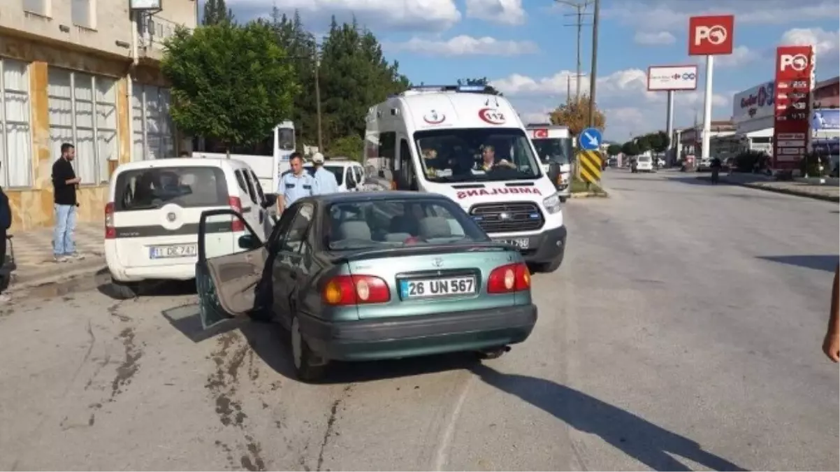 Bozüyük\'te Zincirleme Trafik Kazası, 6 Yaralı