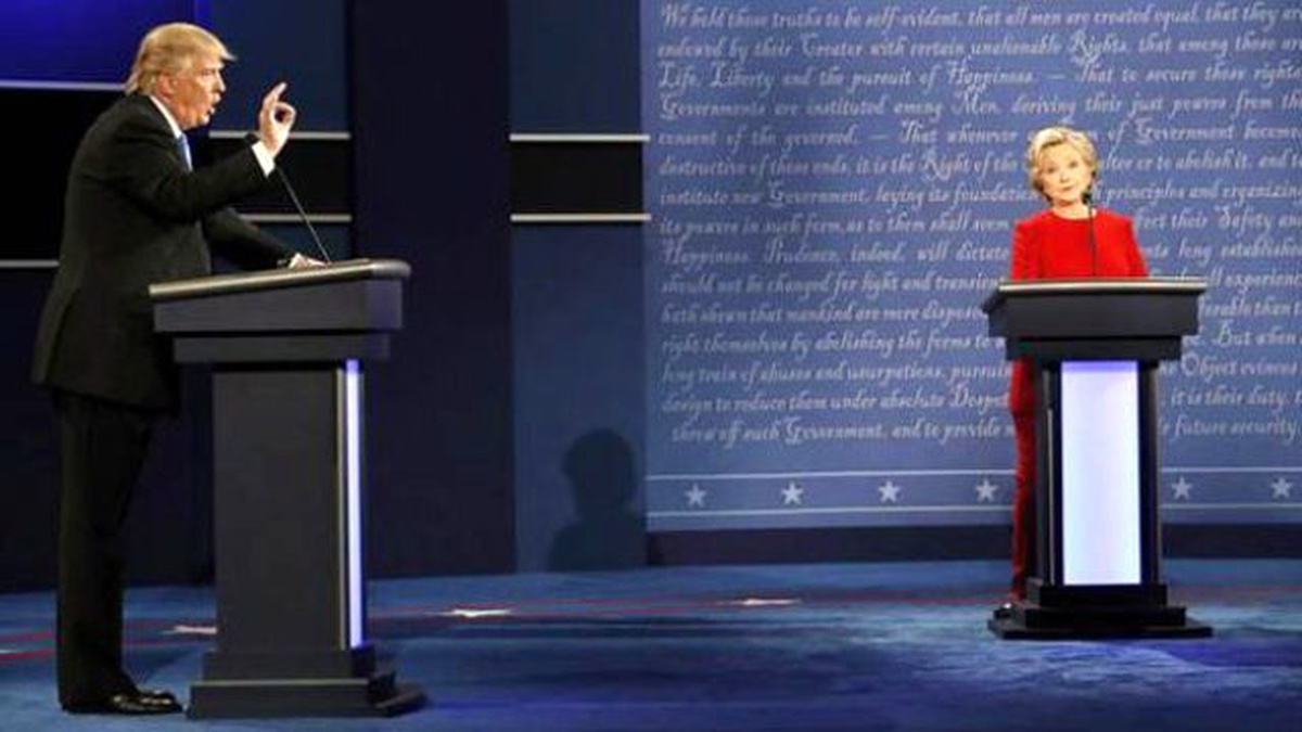 Clinton ve Trump, Televizyon Düellosunda Kozlarını Paylaştı