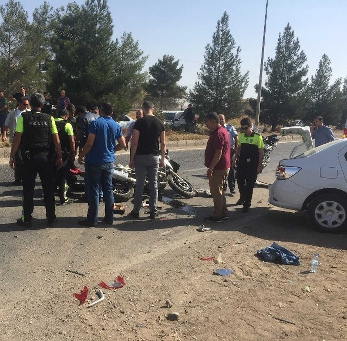 Diyarbakır\'da Trafik Kazası: 2\'si Polis, 3 Yaralı