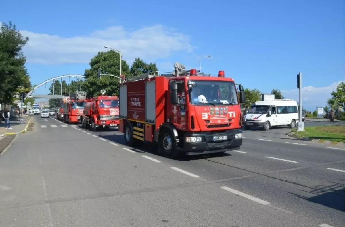 Fatsa İtfaiye Ekipleri Şehir Turu Attı