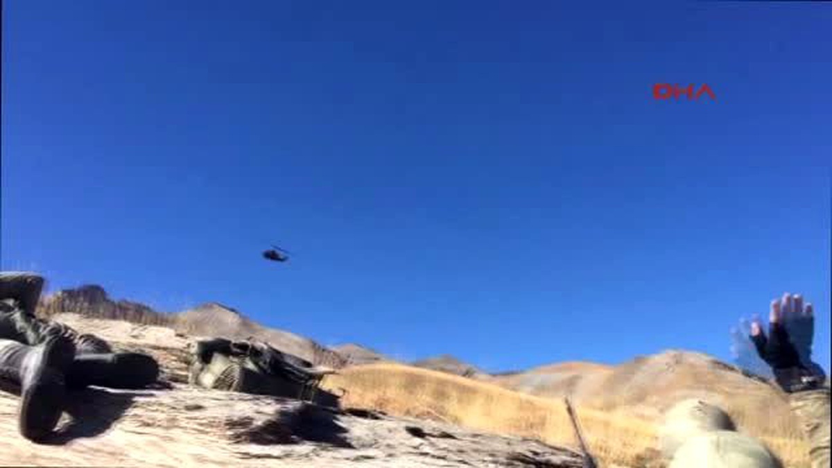 Hakkari Yüksekova Buzul Dağları Bölgesinde Tespit Edilen PKK\'lılar Böyle Ateş Altına Alındı