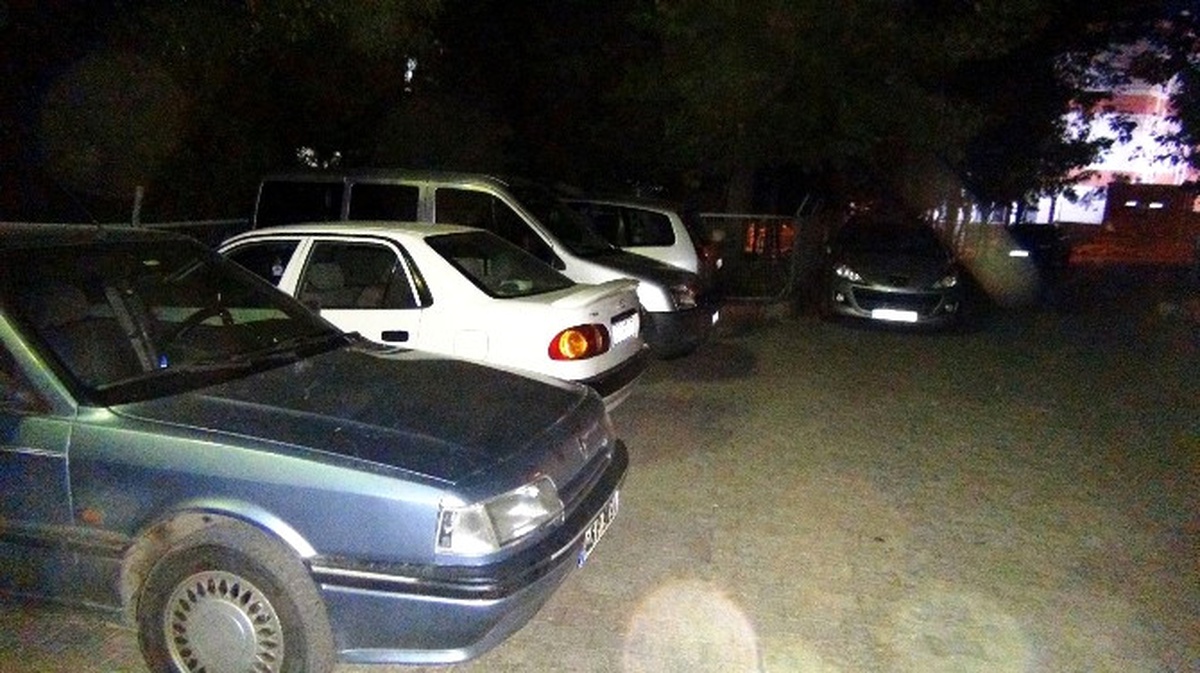 Hırsızlar Hem Motosikletini Hem Arabasını Çaldı