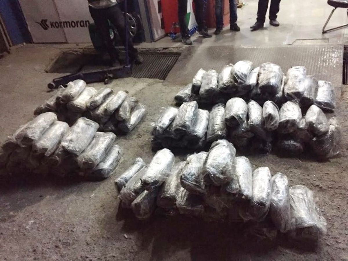 İzmir\'de 115 Kilo Esrar Ele Geçirildi
