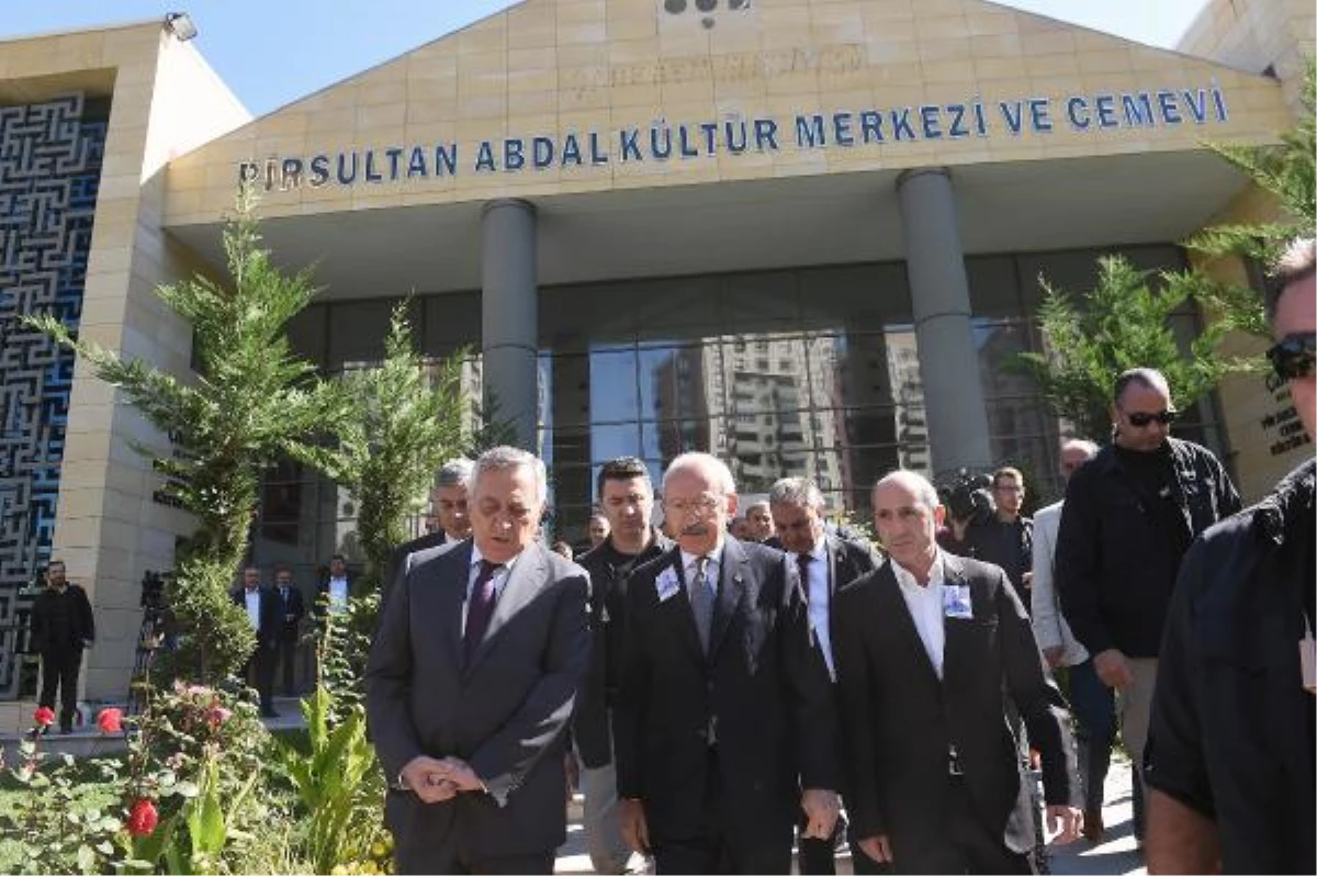 Kılıçdaroğlu, Ali Öztunç\'un Kayınpederinin Cenaze Törenine Katıldı